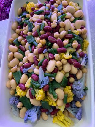 Insalata di legumi e verdure