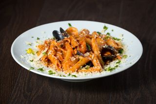 Penne cu fructe de mare