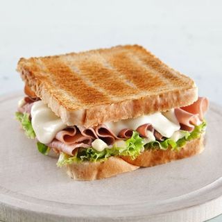 Prosciutto crudo, stracchino, rucola