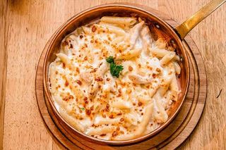 Penne Al Forno cu pui