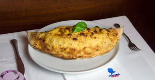 Calzone napoletano