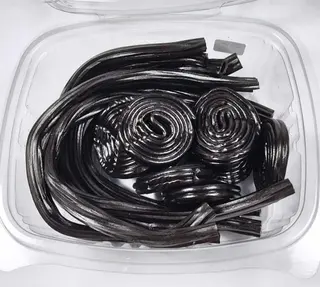 Regaliz Negro Torcidas Y Discos 20 u.