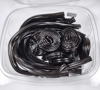 Regaliz Negro Torcidas Y Discos 20 u.