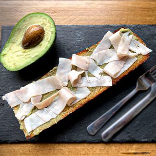 Tosta De Pavo Y Aguacate