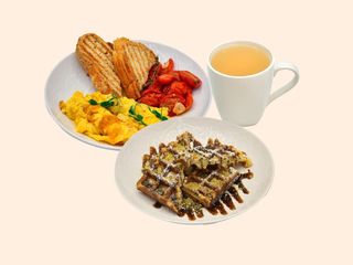 Скрэмбл с запечёнными томатами + Бельгийские вафли + Чашка чая Молочный улун