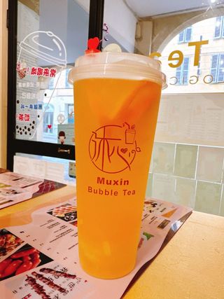 Tè arancia fresca con mango