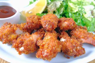 Пилешки крилца с пикантна панировка (400г)