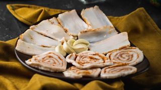 სალა ნივრით