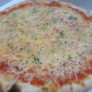 Pizza Cuatro Quesos (33 Cm.)