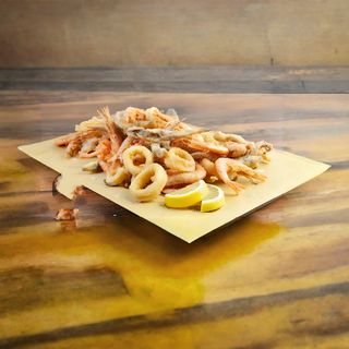 Frittura calamari e gamberi in vaschetta