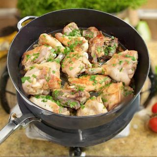 Puiul  Gurmandului  cu cartofi prajiti