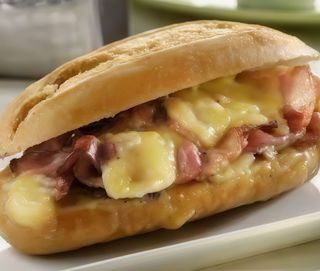 Montado De Bacon Con Queso