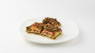 БАКЛАВА МОЛОЧНАЯ С ШОКОЛАДОМ 1 ШТ