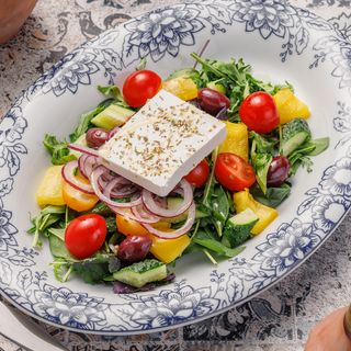 Греческий салат / Salată Grecească