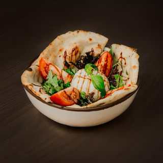 Salada Caprese Especial