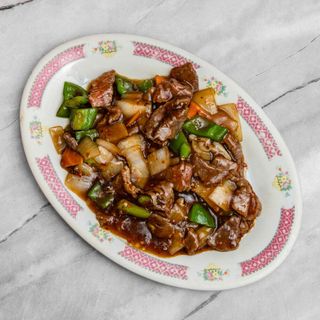 84. Ternera Con Lentejas Negras