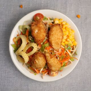 Salade au Poulet Frit 