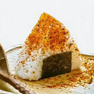 43. Onigiri Spicy Salmón