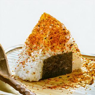 43. Onigiri Spicy Salmón