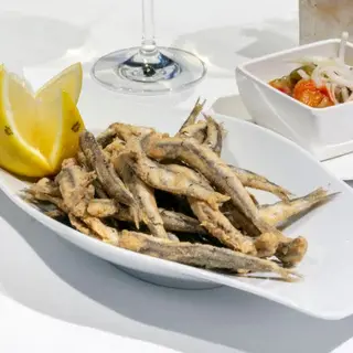 Boquerones plateados fritos al momento