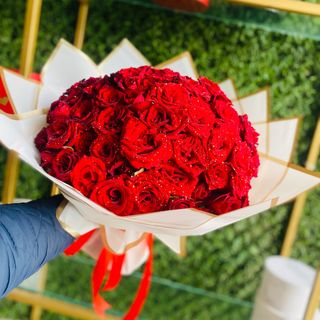 Bouquet De Fleurs Rouge