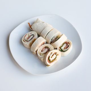 Rotolino De Atún Y Lechuga