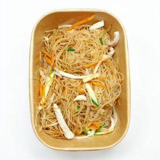 40. Spaghetti di riso saltati con carne e verdure