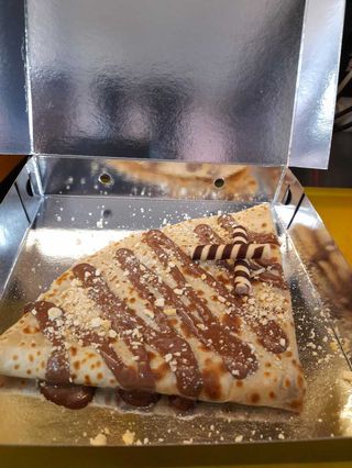 Crepa cu ciocolata si biscuite