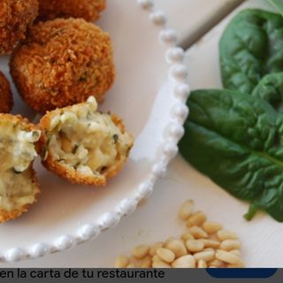 Croquetas De Espinacas Y Piñones  (8 Uds.)
