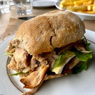 33 Bocadillo De La Casa