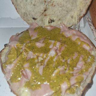 Panino con mortadella