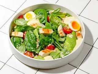 Salata de pui cu sos de ghimbir