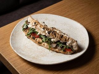 Піцасендвіч з телятиною (320g)