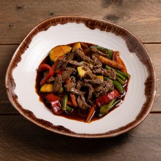 Salteado Kapraw De Ternera