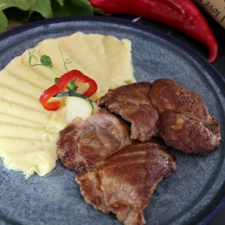 Ceafă de porc la grătar 150 g (fără garnitură)