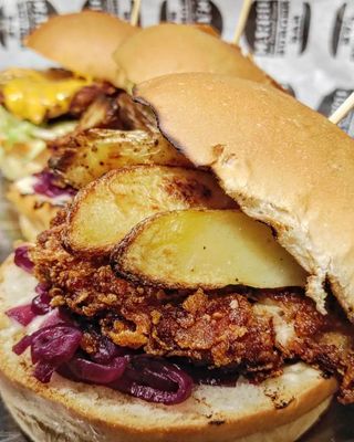 Crispy chicken burger