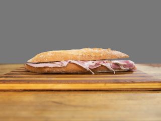 Bocadillo De Lomo Al Horno