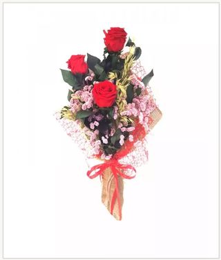 3 rose rosse gambo lungo