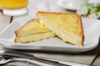 08 Sándwich De Queso Blanco