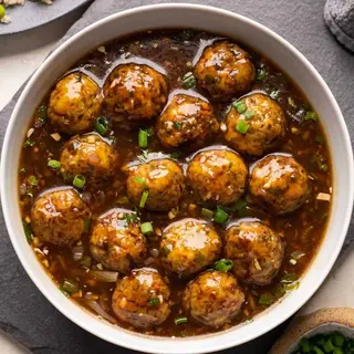 Vegetable Manchurian (10 Pcs)