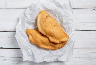 Calzone fritto cotto e mozzarella