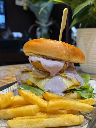 Hamburguesa armonía 3 quesos