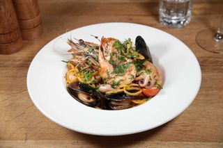 Spaghete cu fructe de mare