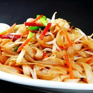 44A. Tallarines pad thai / Pad Thai noodles