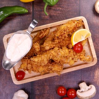 Панирани пилешки филенца в корн флейкс