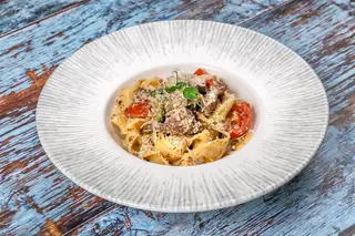 Papardelle cu mușchi de vită,  zucchini și sos de trufe