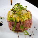 32. Tartare di atún rosso