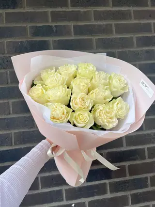Bukiet białych róż  «White Love»