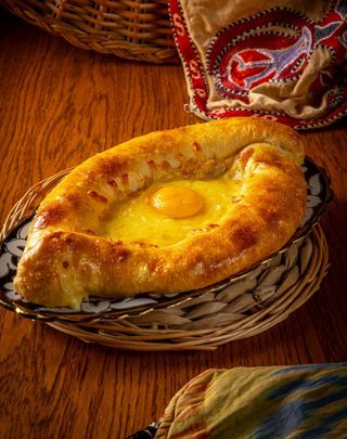 ХАЧАПУРИ ПО-АДЖАРСКИ