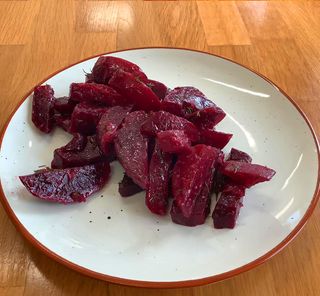 Салата мариновано цвекло (300г)